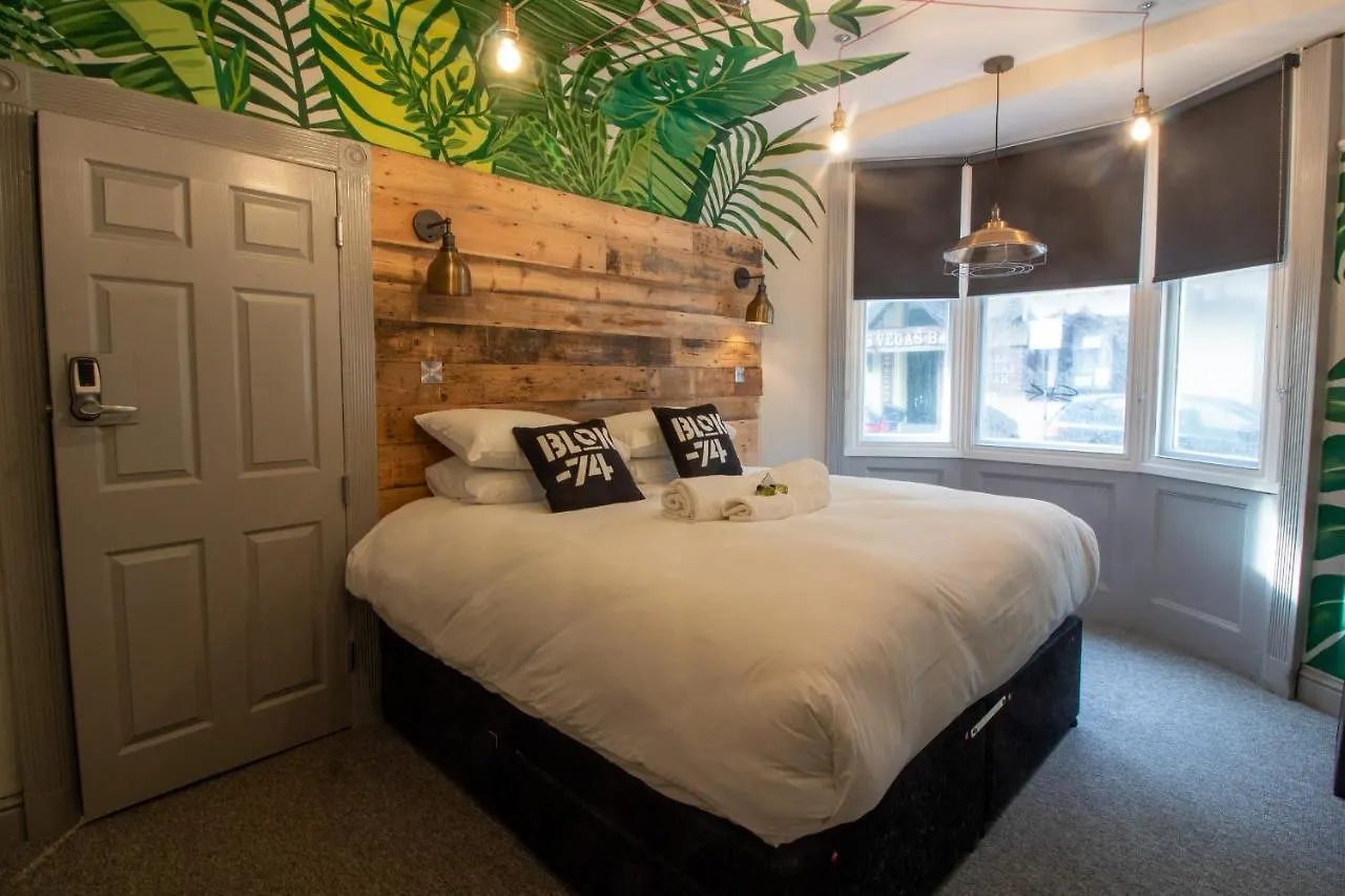 Blok-74 Hotel Brighton 3*,  United Kingdom