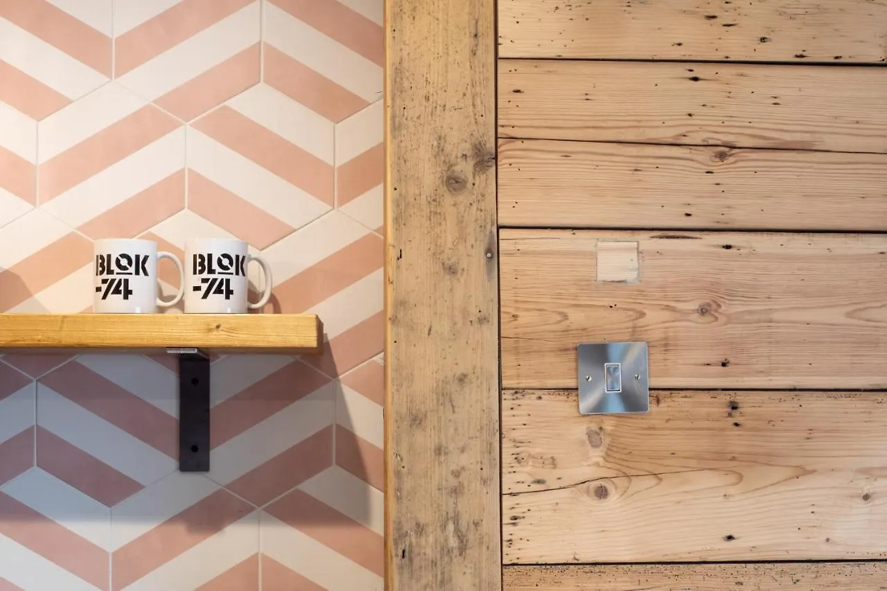 Blok-74 Hotel Brighton