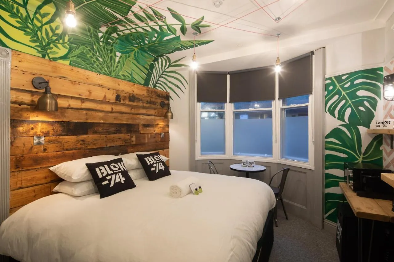 Blok-74 Hotel Brighton
