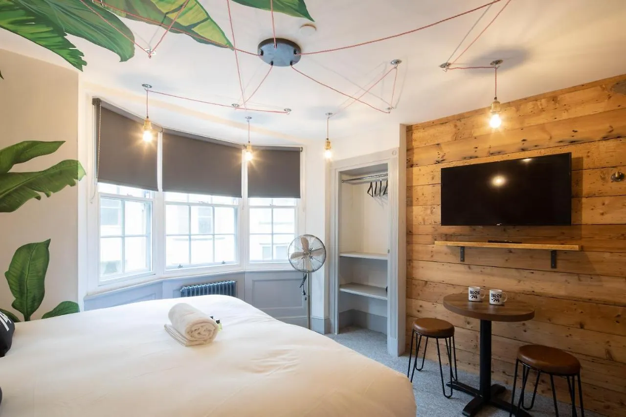 Blok-74 Hotel Brighton