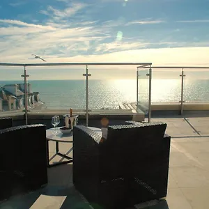 Airhost's Brighton's Diamond Escape With Sea Views Appartamento